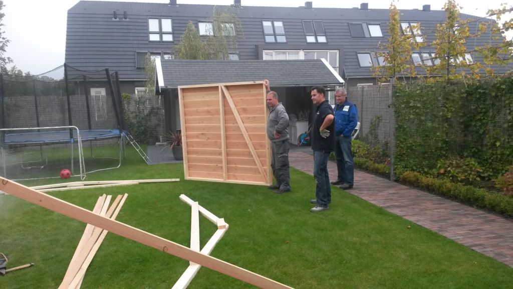 Aanbouw van Douglas houten tuinschuur in Musselkanaal